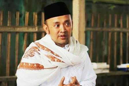 Ceng-malki-sbagai-pengasuh-ponpes-skaligus-pengelola-Madrasah-Tsanawiyah-dn-SMK
