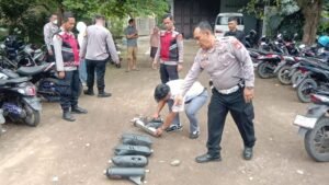 polisi-saat-mengamankan-knalpot-brong-atau-bising-1768280556086_169