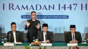 Arsip foto - Menteri Agama Nasaruddin Umar (kedua kanan), Wakil Menteri Agama Romo Muhammad Syafi'i (kanan) dan Ketua Komisi VIII DPR Marwan Dasopang (kiri) menyampaikan hasil sidang isbat satu Ramadhan di Jakarta, Selasa, 17 Februari 2026