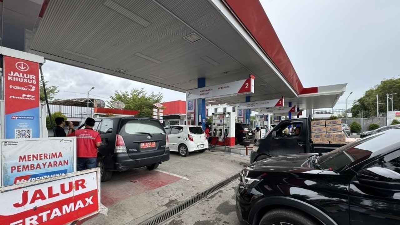 image_bank_2026_03_09_230616.022-harga-minyak-dunia-tembus-100-pertamina-siapkan-efisiensi-operasional-1